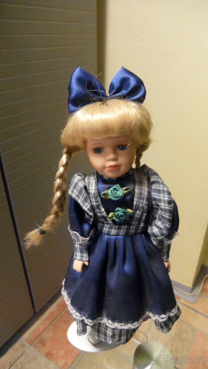 PORCELÁNOVÁ PANENKA 30CM - 2