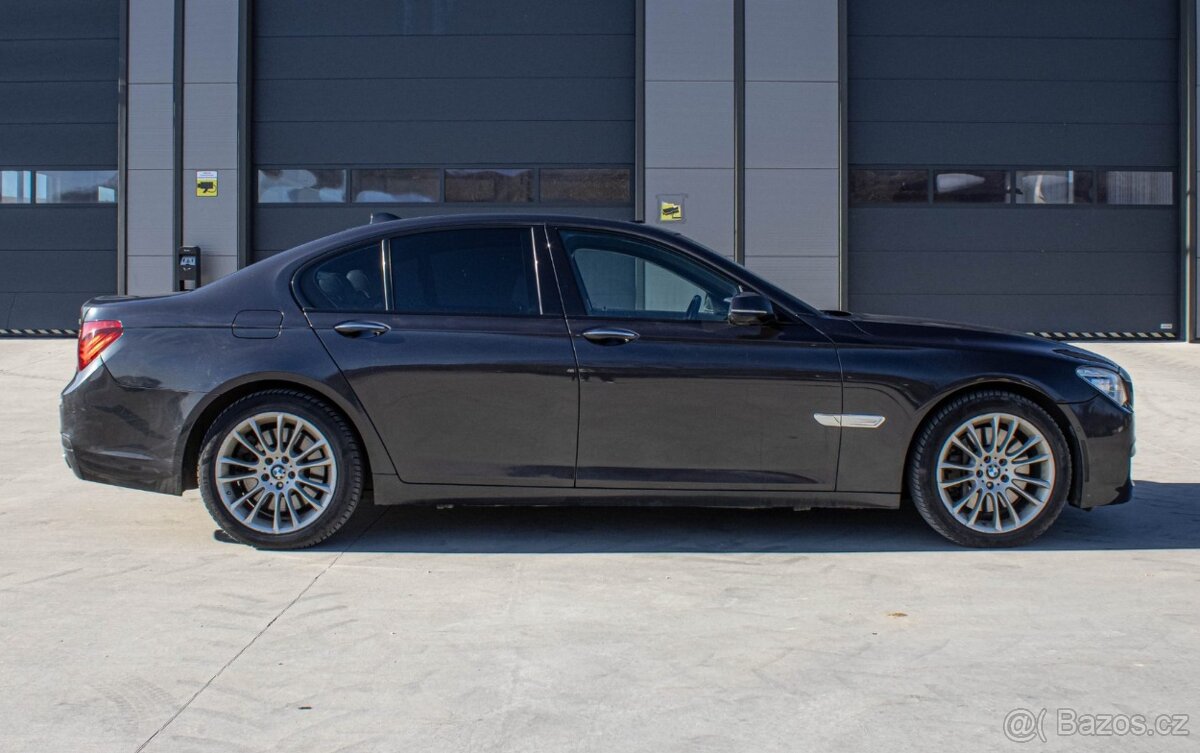 BMW 750i xDrive 2015 - 2