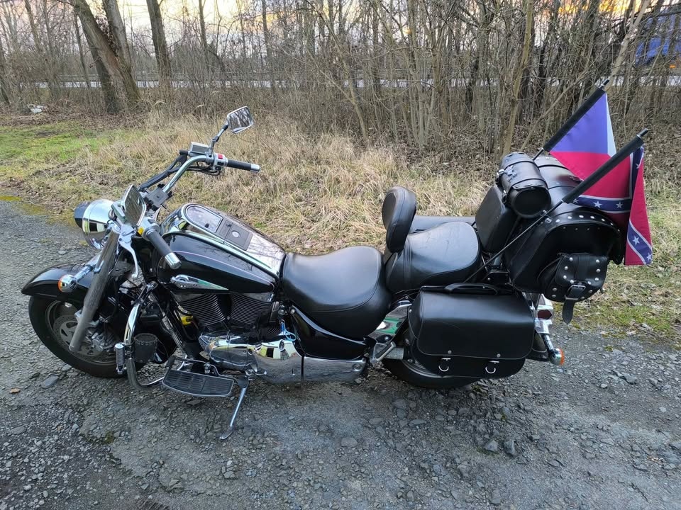 Suzuki Intruder 1500LC - 2