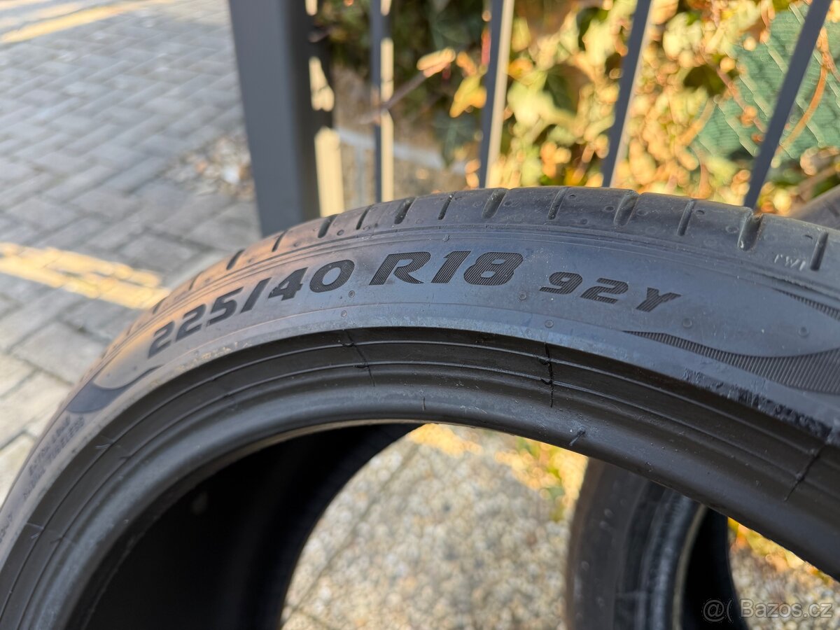 Pneumatiky Pirelli P ZERO 225/40 R18 92Y - 2