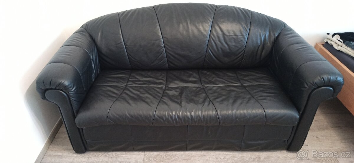 Kožená, rozkládací dvou sedačka - 2