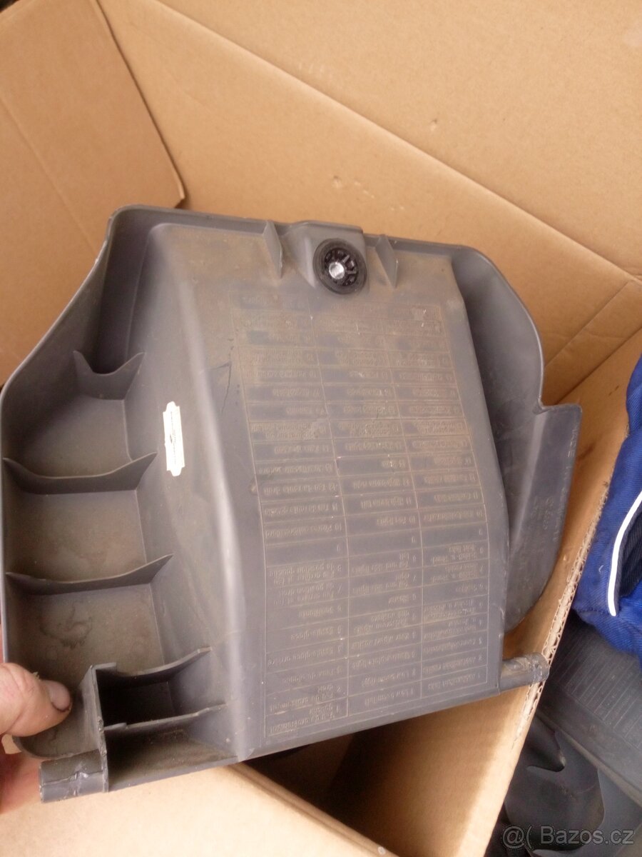 Transporter, Caravelle kastlík před pojistkami - 2