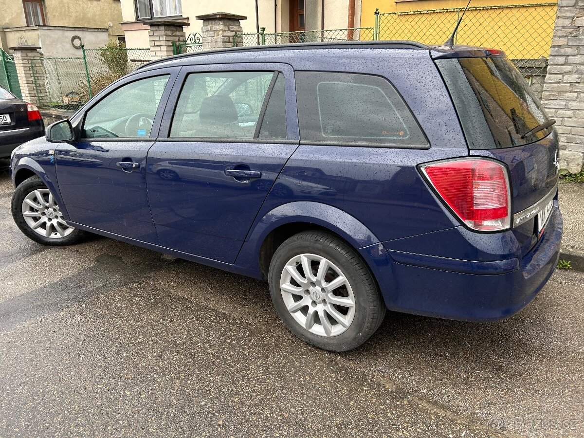 Astra 1.7 CDTI 2010 ČR - 2