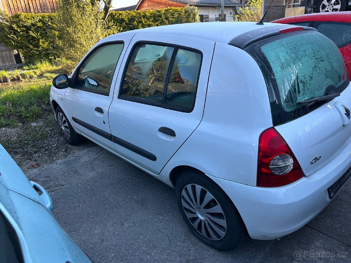 Renault Clio 1.2i 55kw klima rok 2011 - 2