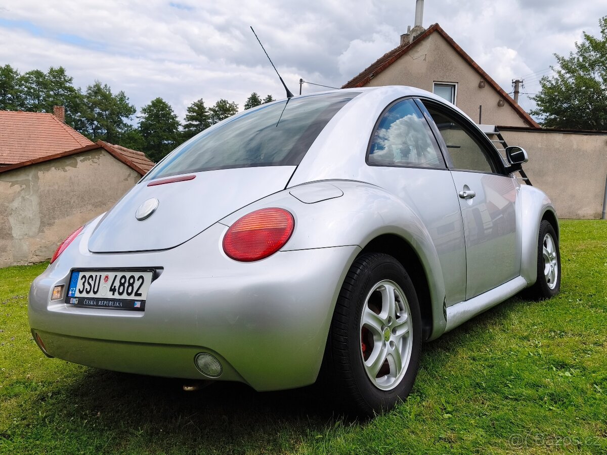 Volkswagen new Beetle 1.6 benzín - 2