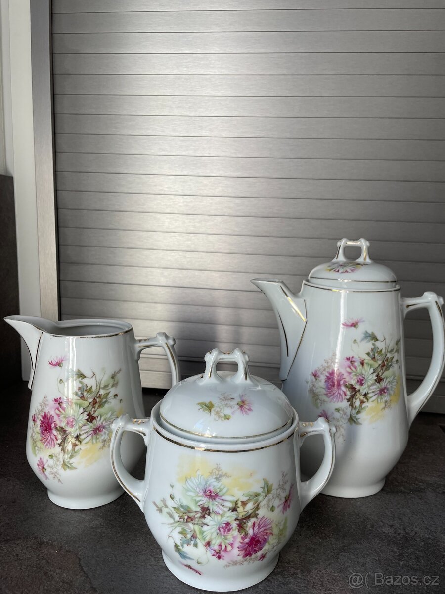 Porcelán souprava - 2