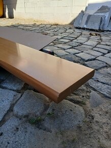 OKRASNÝ PARAPET - 2