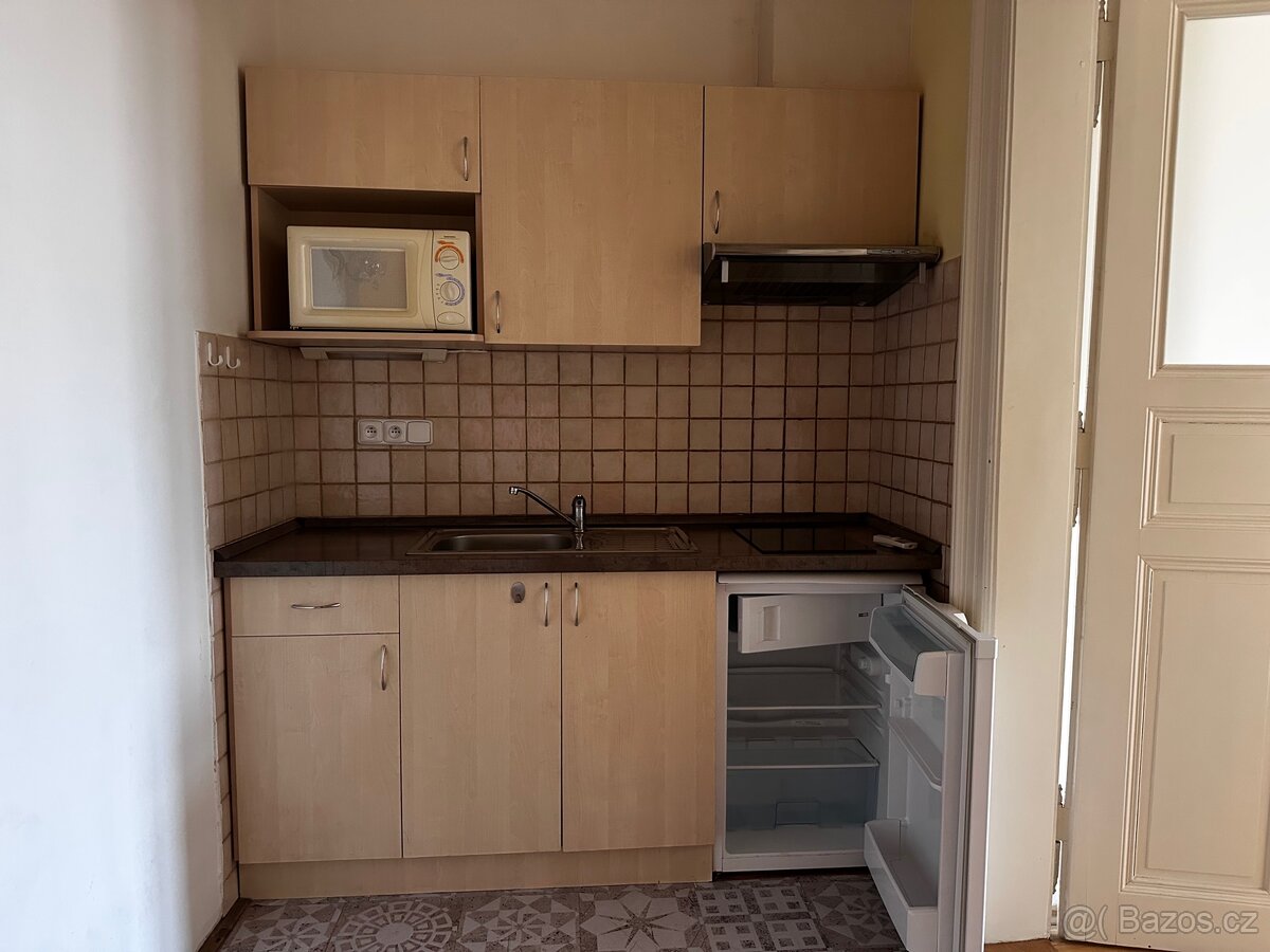 Kuchynska linka se spotrebici - 2