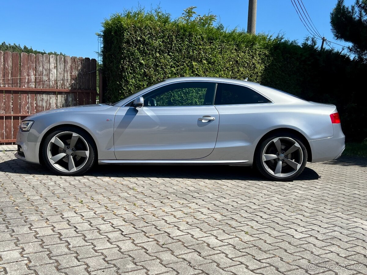Audi A5 2,0 TDi / S-line / VÝHŘEV / AUT8 / 2015 - 2