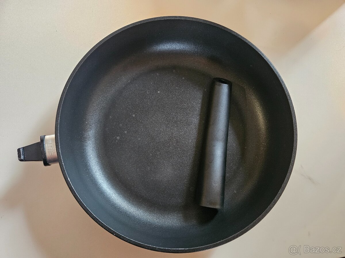 Neprilnava panev WOLL - 2