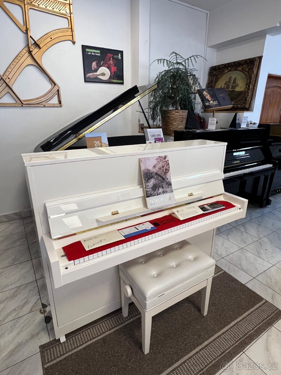 Bílý Petrof 118 S1 se zárukou 5let, doprava zdarma. - 2