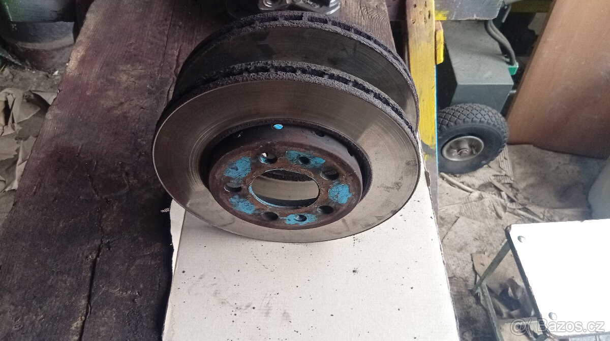 Škoda Fabia - přední kotouče - 2