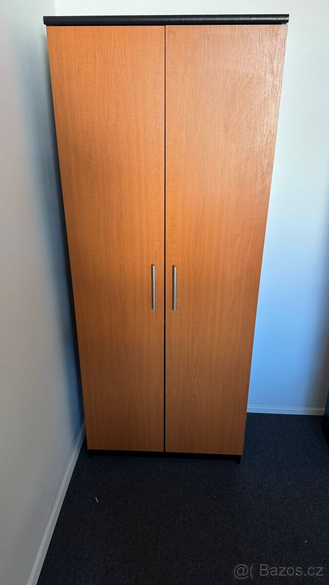 Kancelářský nábytek, jídelní stůl - 2