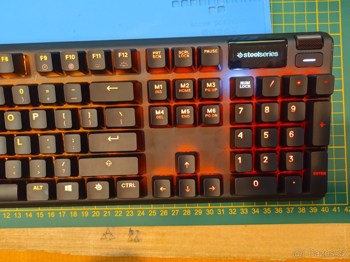herní klávesnice s pevnou konstrukci Steelseries Apex 7 - 2