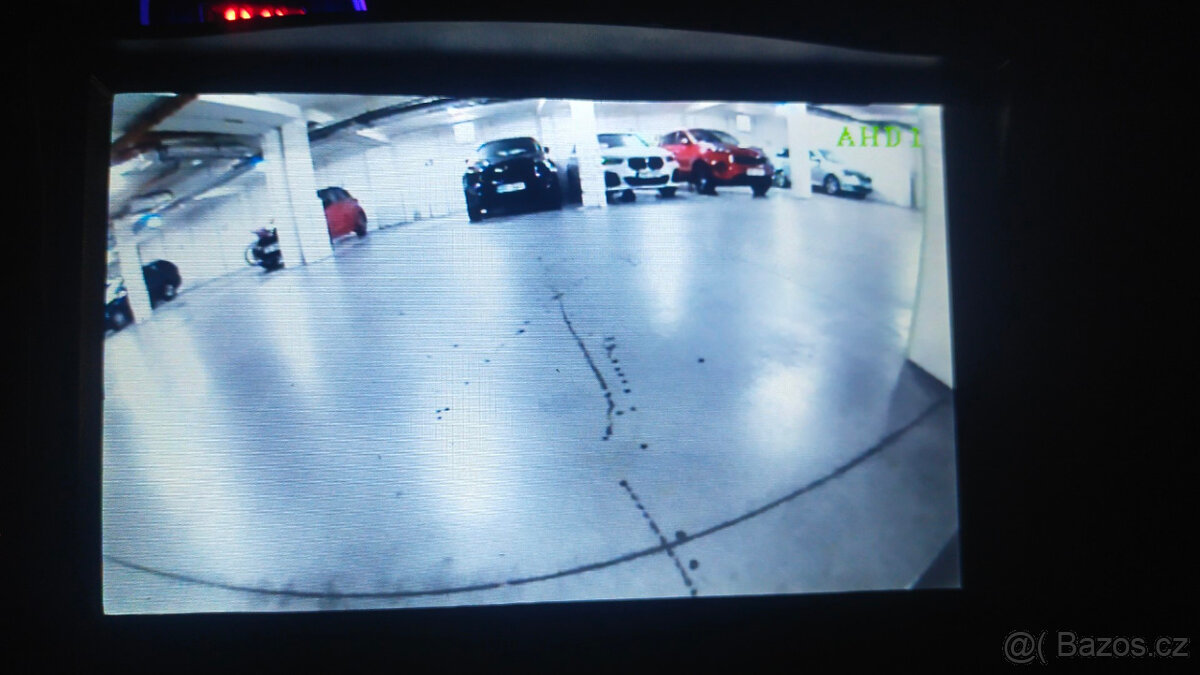 přední kamera + displej (do loga Hyundai) - 2