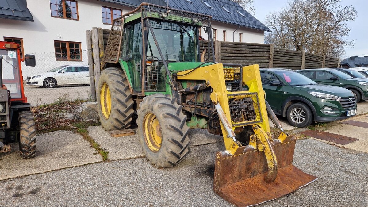 Traktor s lesnickou nástavbou JOHN DEERE 6110 - 2