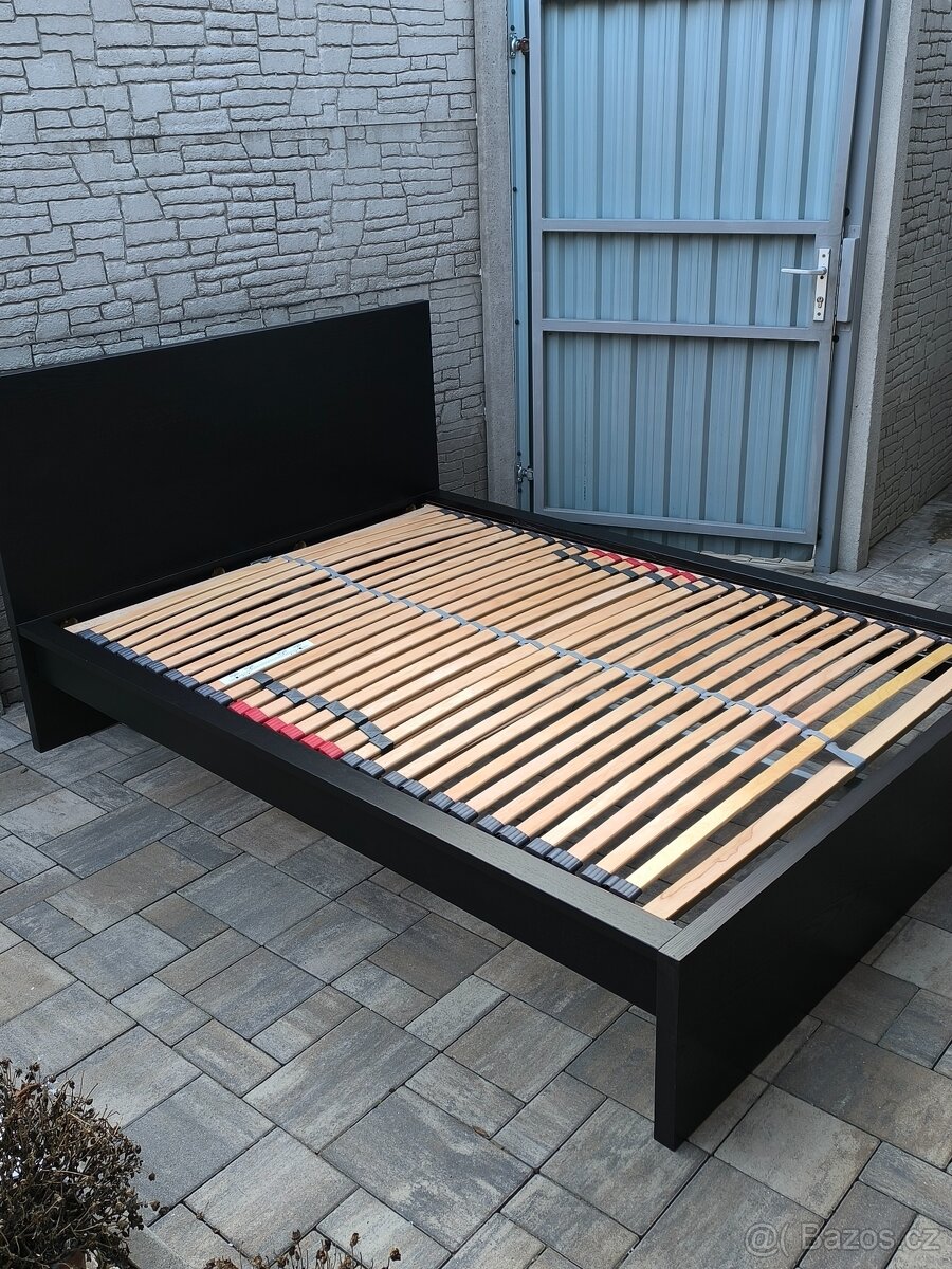 Prodám manželskou postel 140cm x 200cm - 2