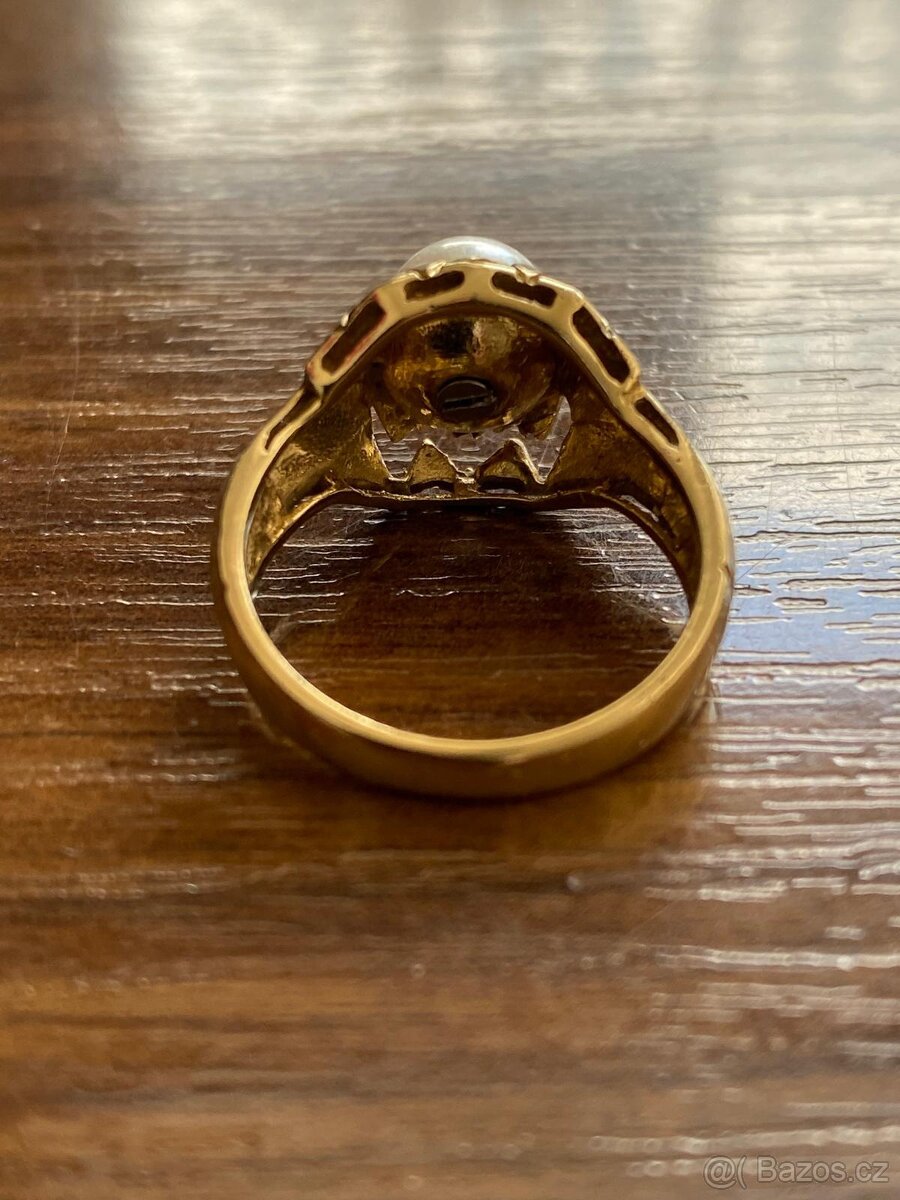 Zlatý dámský prsten s perlou - 2