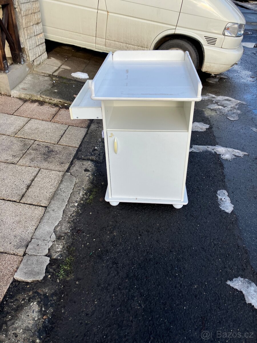 Přebalovací pult - 2