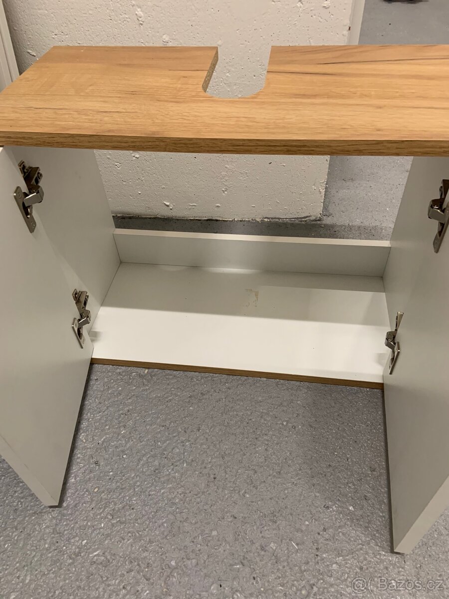 Koupelnova skrin - 2