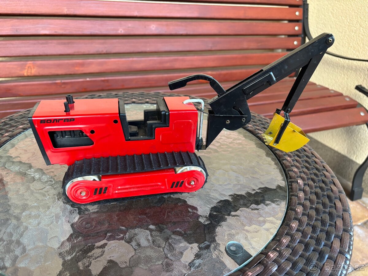 Stará plechová hračka pásový bagr - 2