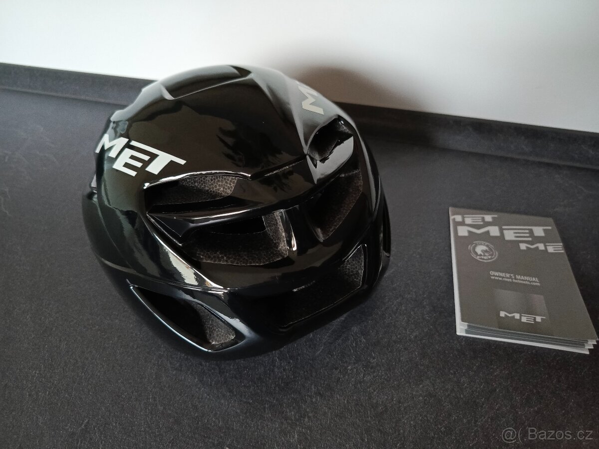 Přilba MET - 2