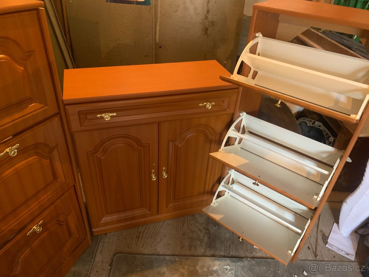 Prodam chodbovy nábytek - 2