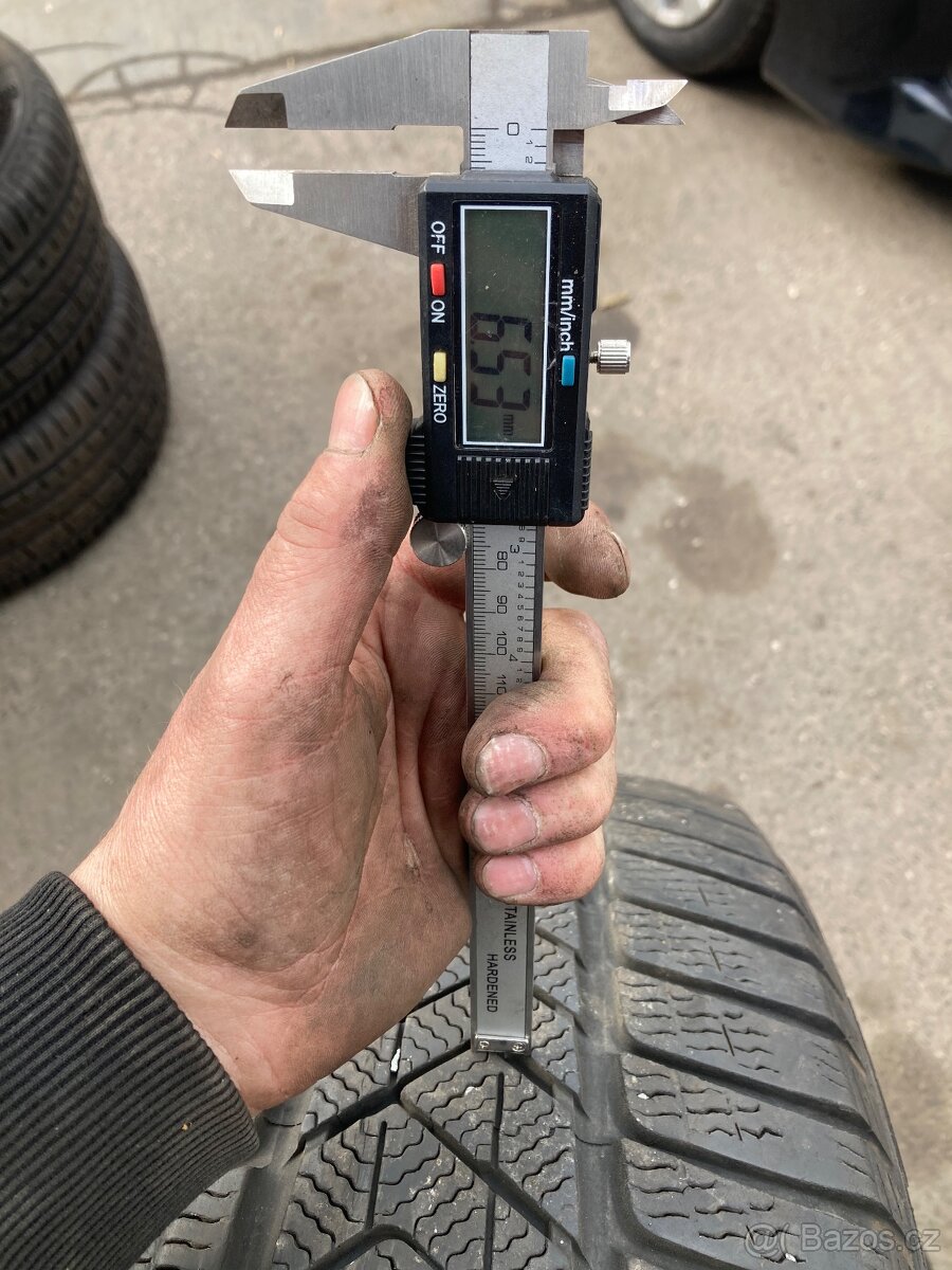 245/40/20 zimni - 2