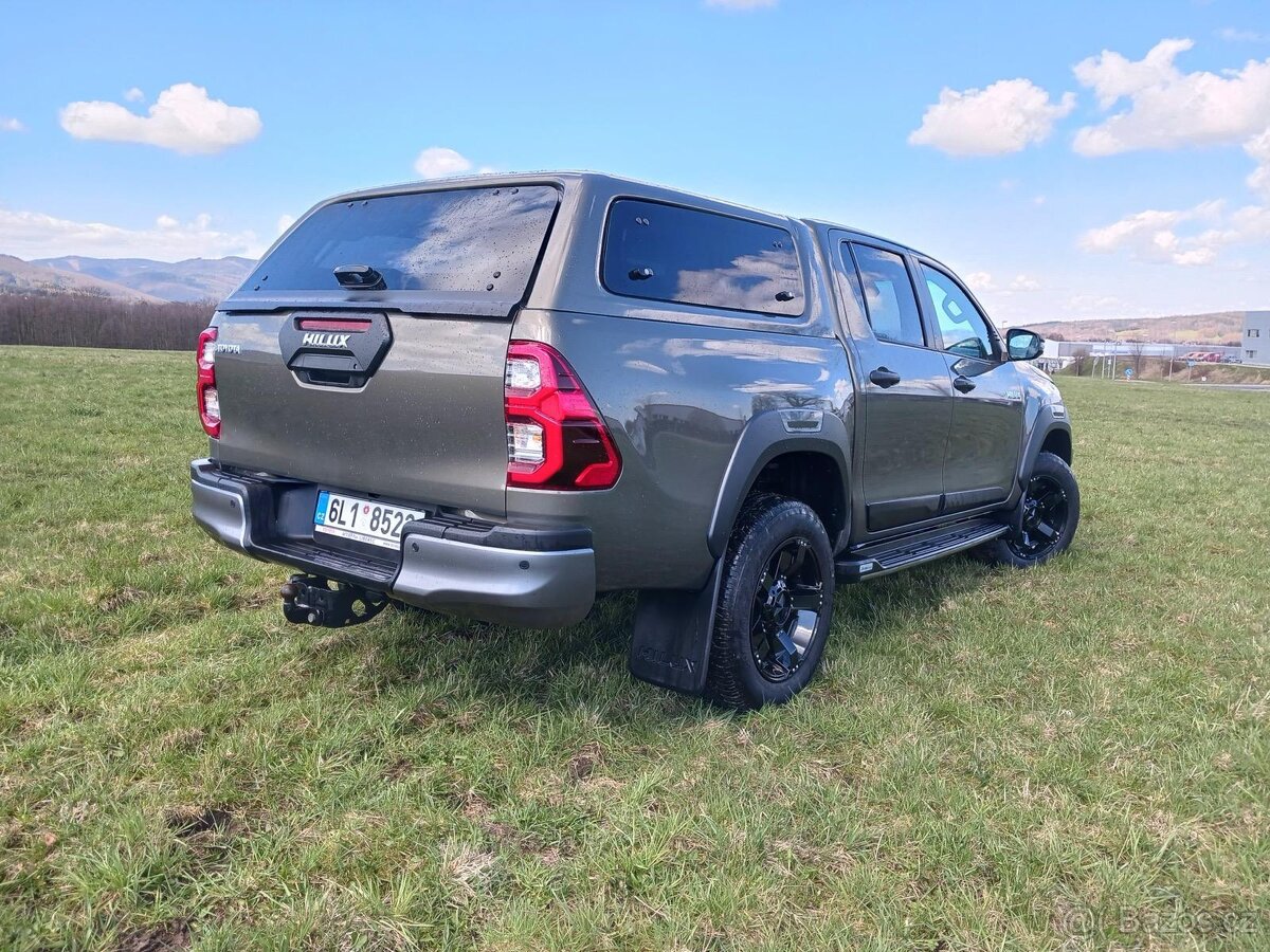 Toyota Hilux 2.8 r.v2022 v záruce DPH,webasto,manual