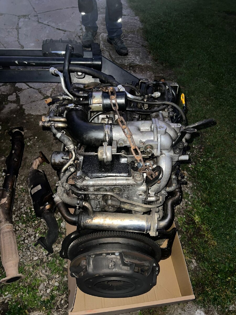 Motor a převodovka Nissan Patrol Y61