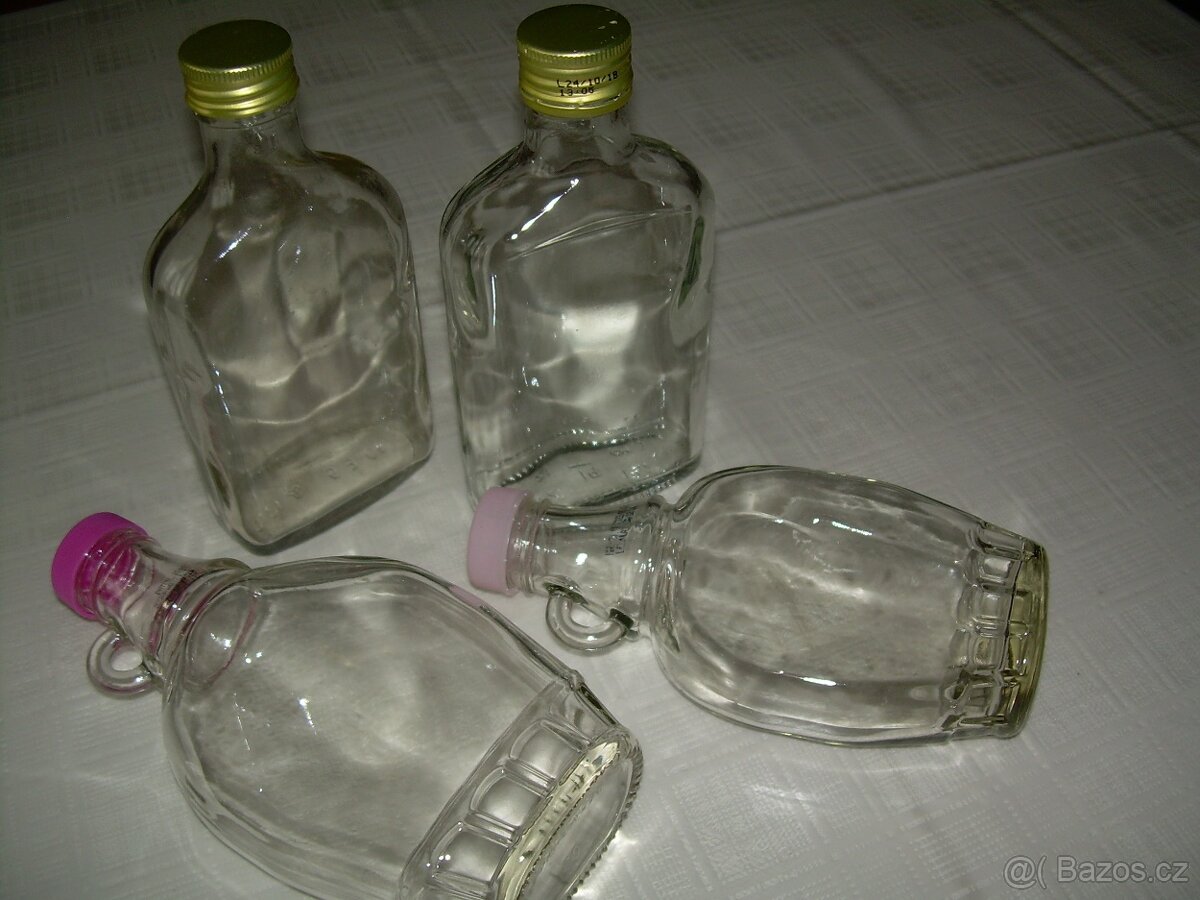 láhve 0,5l a 1lt s uzávěrem, plucky (placatky) 0,2l - 2