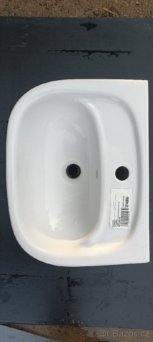 umyvadlo nové a polička - 2