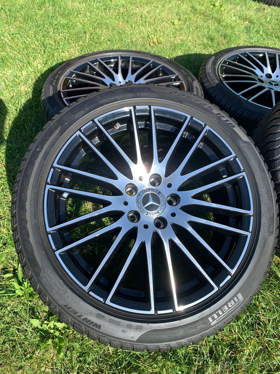 MERCEDES C-CLASS W206 + zimní pneu 225/45/18 - 2