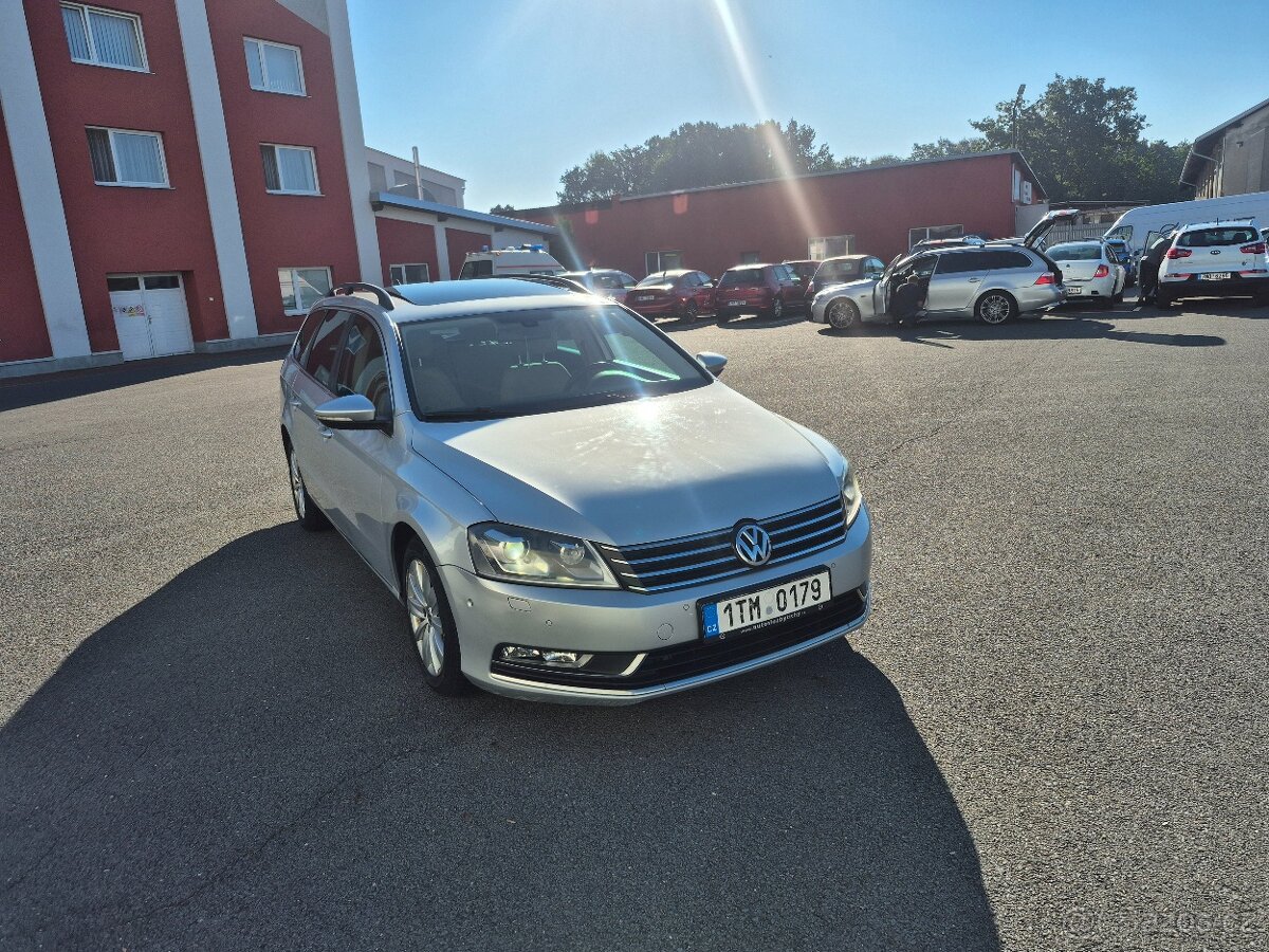 Vw Passat 1.6 tdi 77kw kombi comfortline - 2
