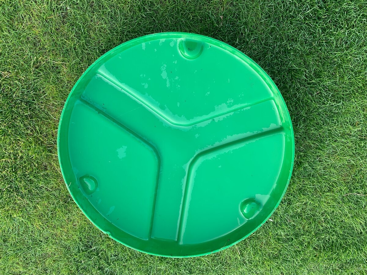 Plastový poklop / víko k retenční nádrži zelené - 2