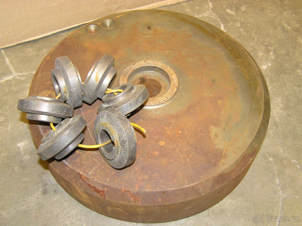 Kolo a kladky pro strojní zvedání stolu - 2