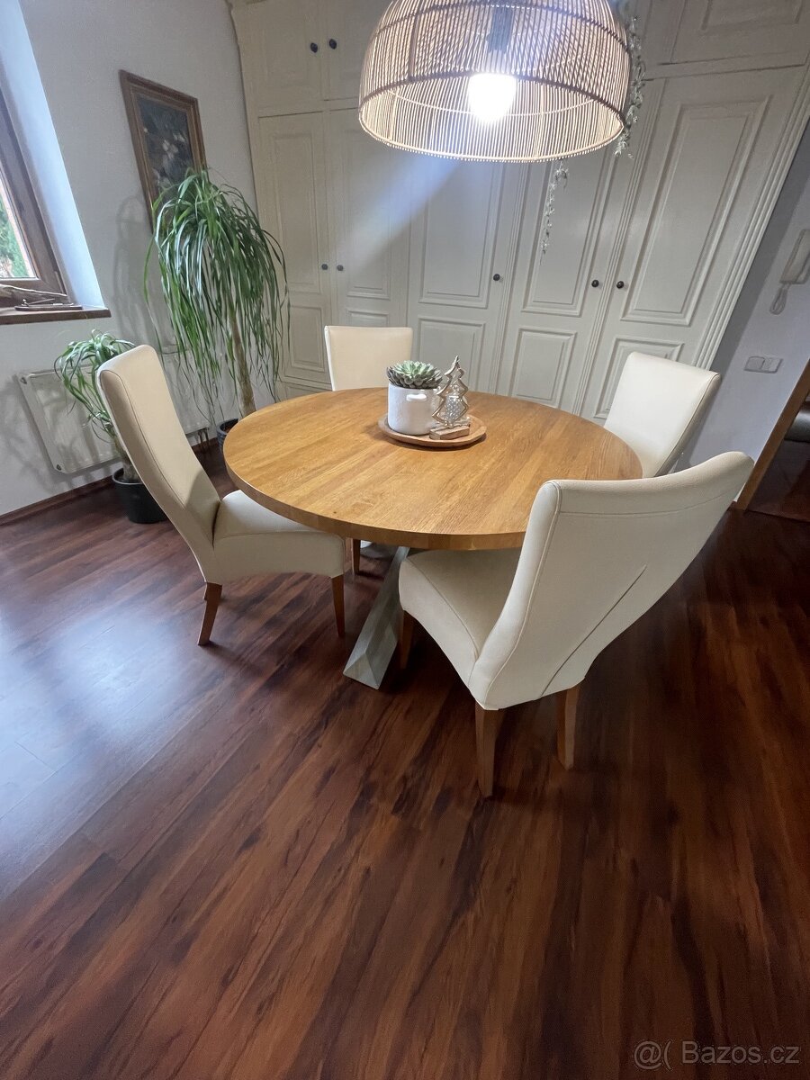 Stůl jídelní z masivu - 2