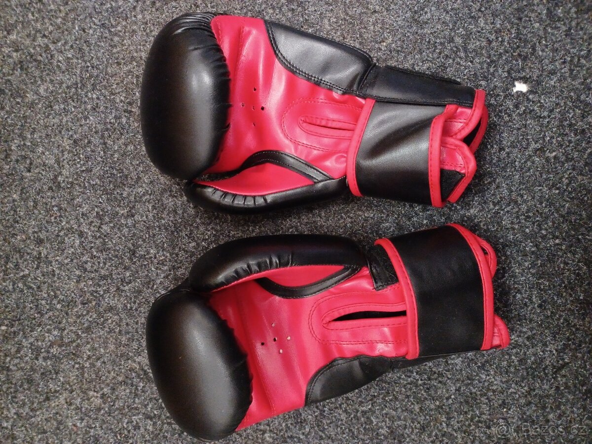 MMA rukavice helma - 2