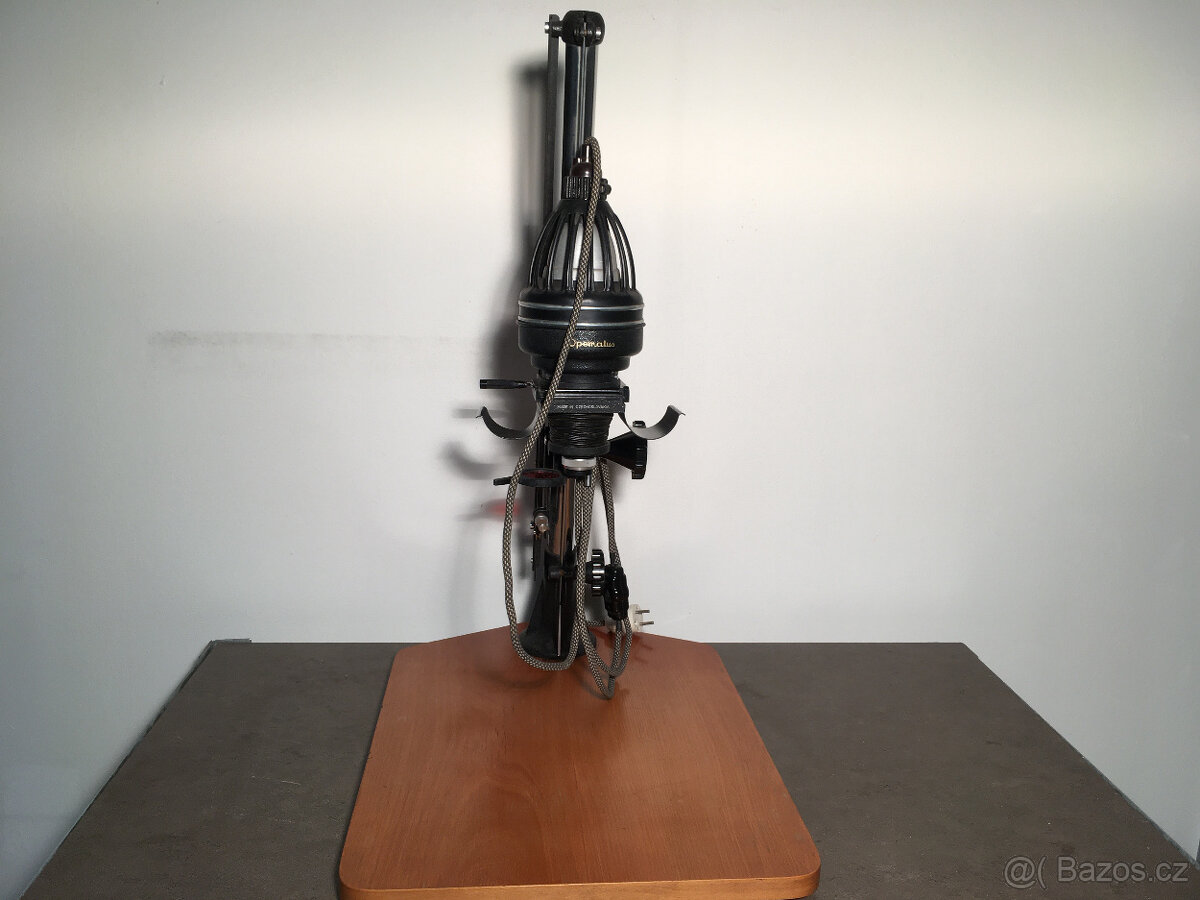 Zvětšovák Meopta. - 2