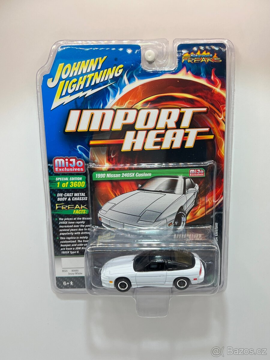 Modely 1:64 Johnny Lightning - 2