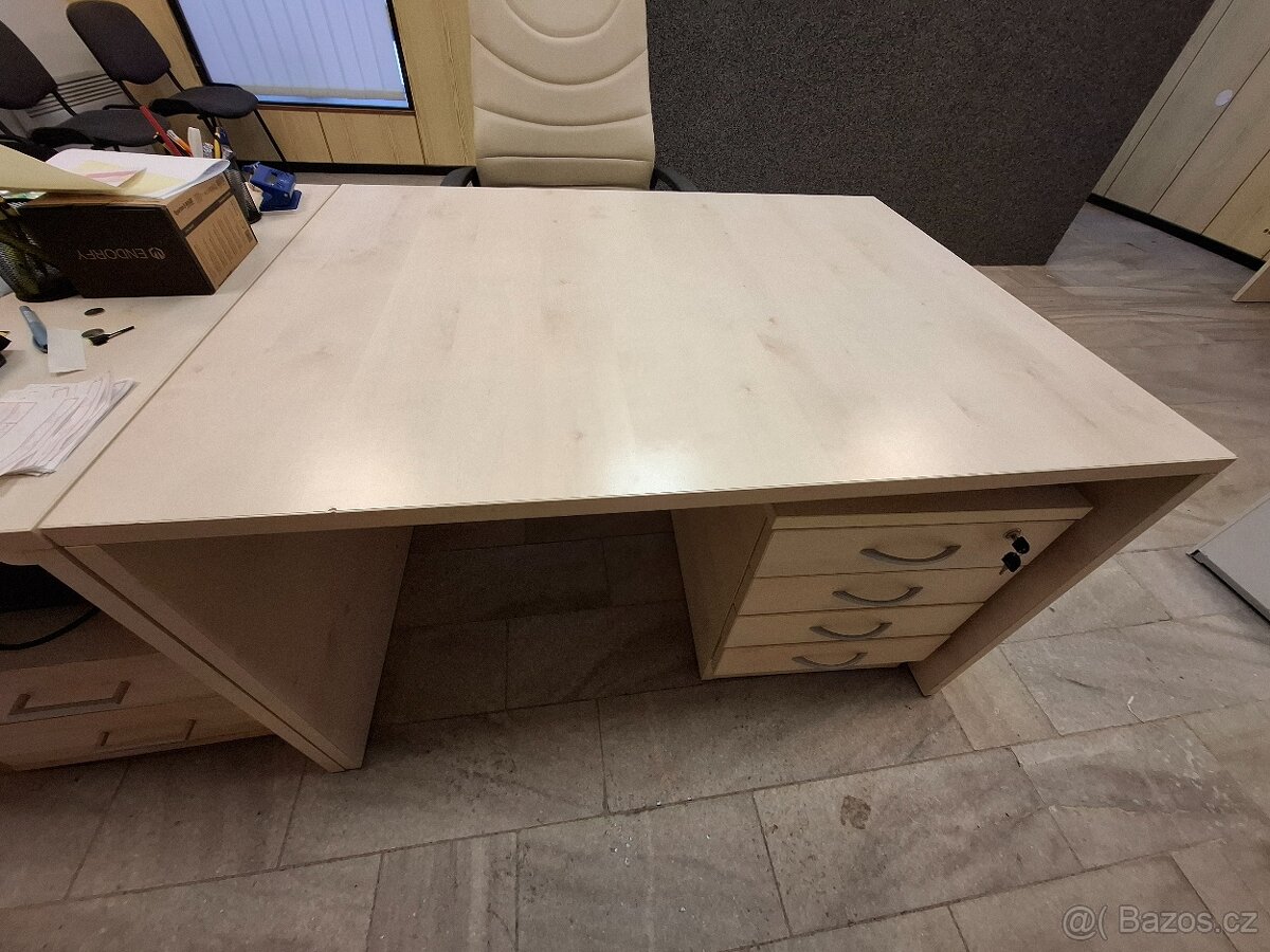 Kancelářský nábytek - 2