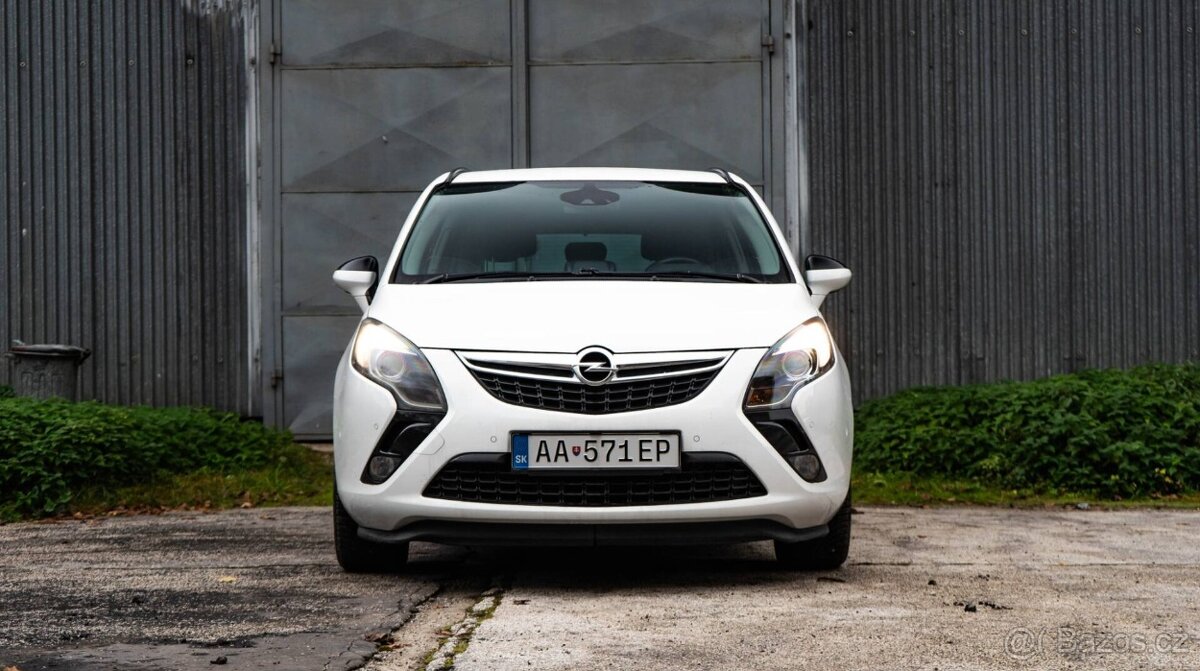 Opel Zafira Tourer 1.4 Benzín + LPG - 2