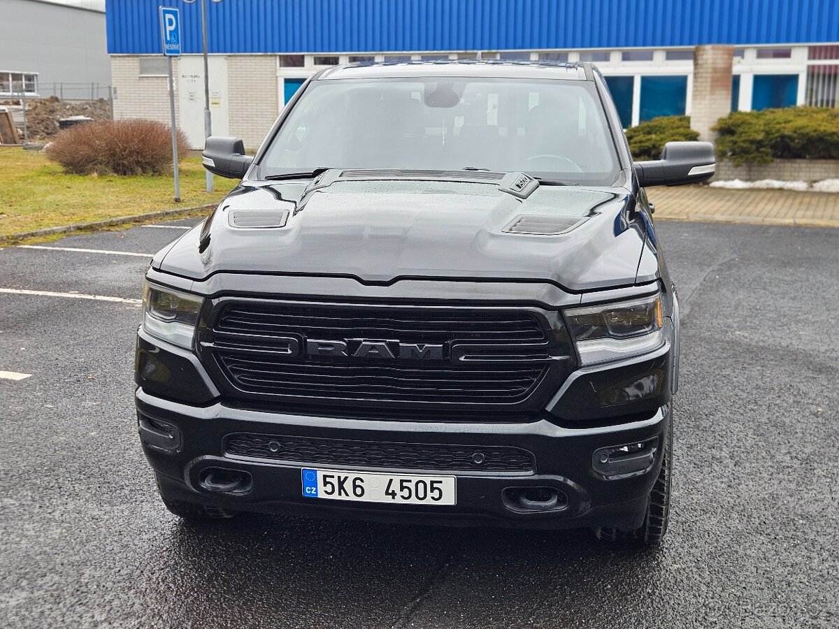 Dodge RAM 1500 5.7V8 Crew Cab r.v.2022 - 2