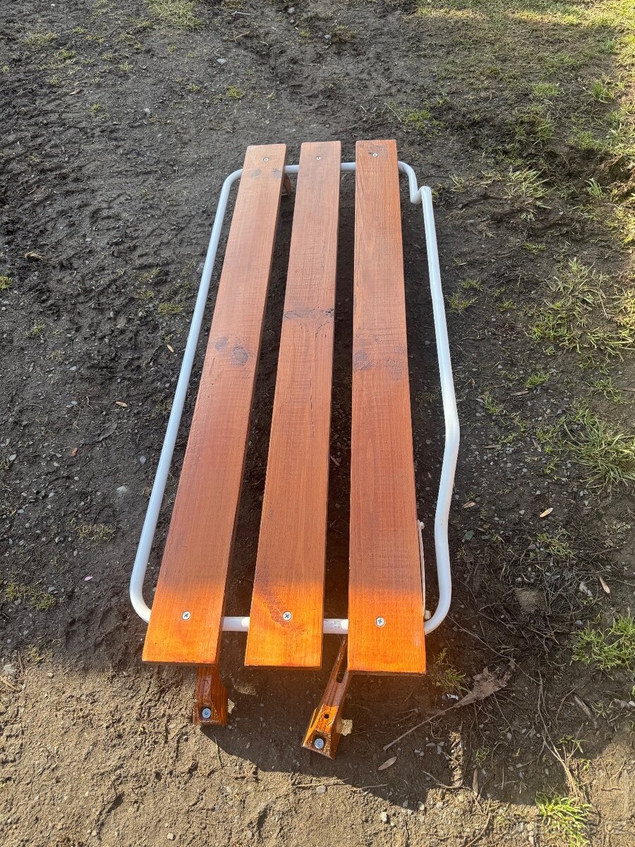 Zahrádka na víko kufru - 2