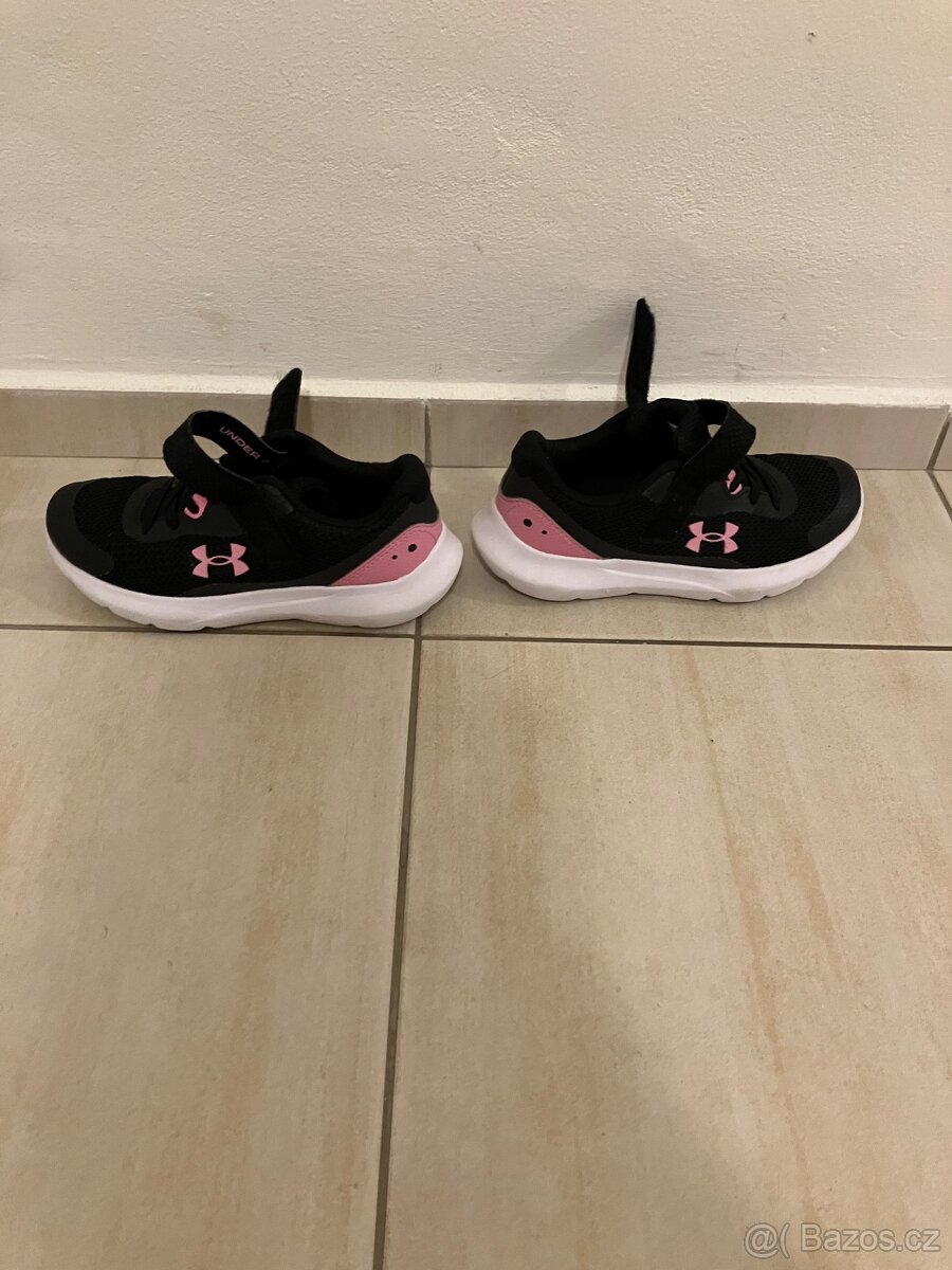 Dívčí tenisky Under Armour vel 33 - 2