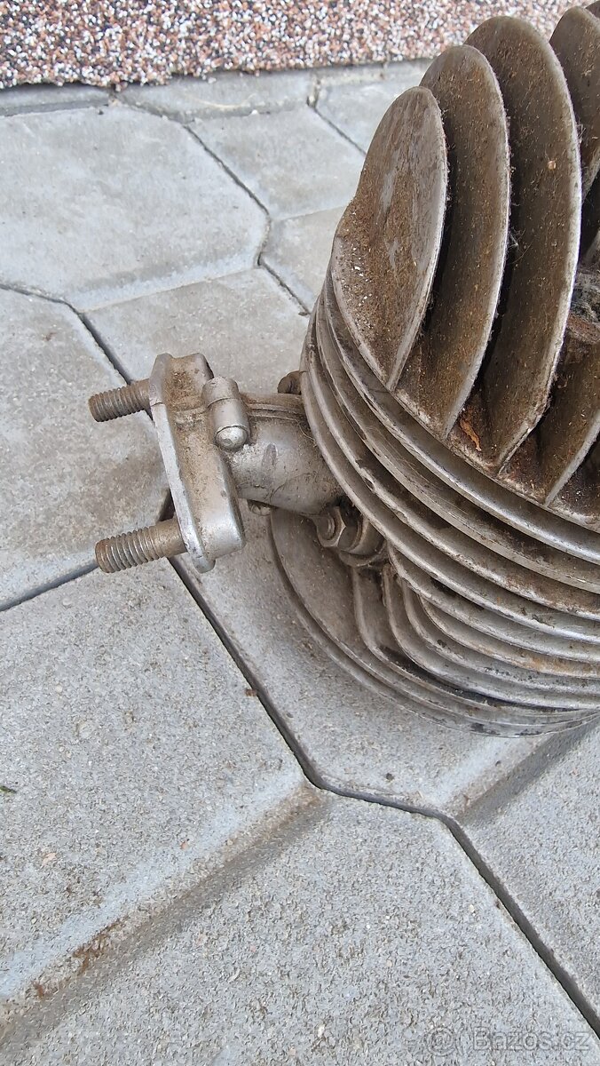 Hlava a válec tatran/manet - 2