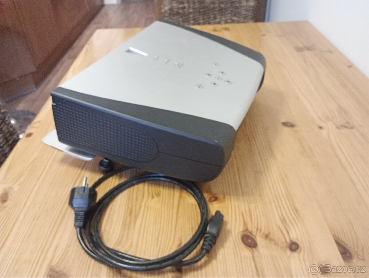 LCD projektor Sanyo PLV-Z2 (1280 x 720) - 2