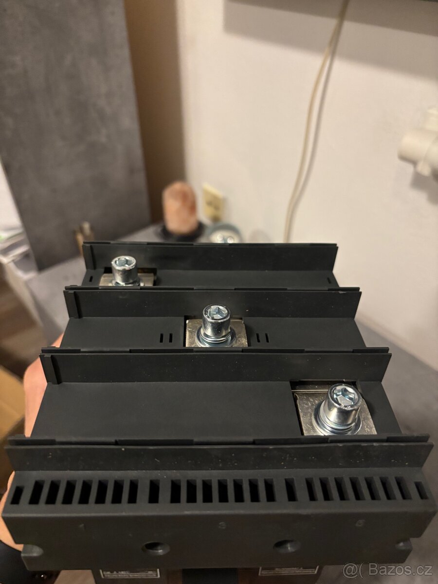 SLEVA - Nový výkonový jistič Bolartu 400A 3P (50kA) - 2