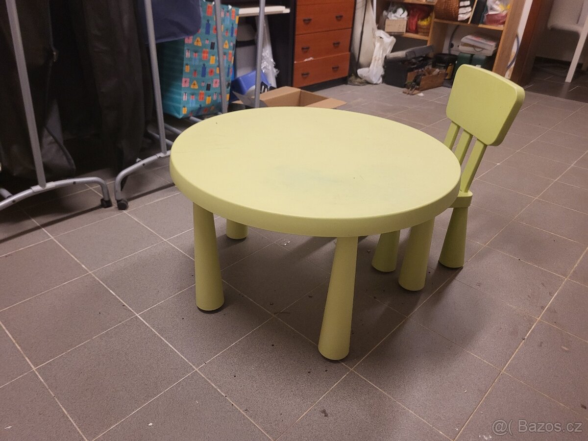 Dětský zelený stůl IKEA, 85cm, a 2 židle - 2