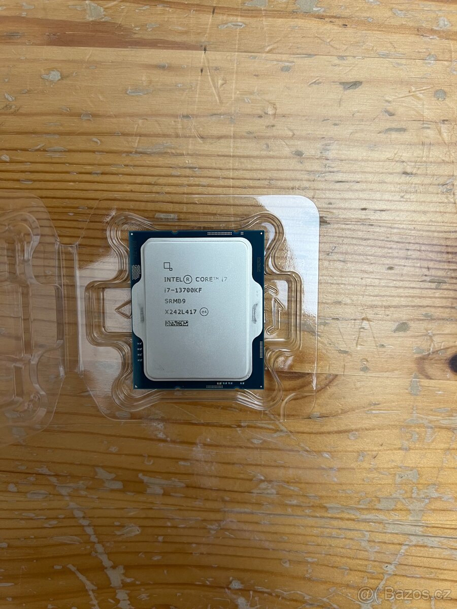 Intel i7 13700KF 16/24 Jader //5.4GHz// Socket 1700 //Záruka - 2